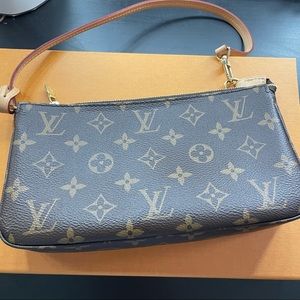 Louis Vuitton Pochette Accessoires Monogram